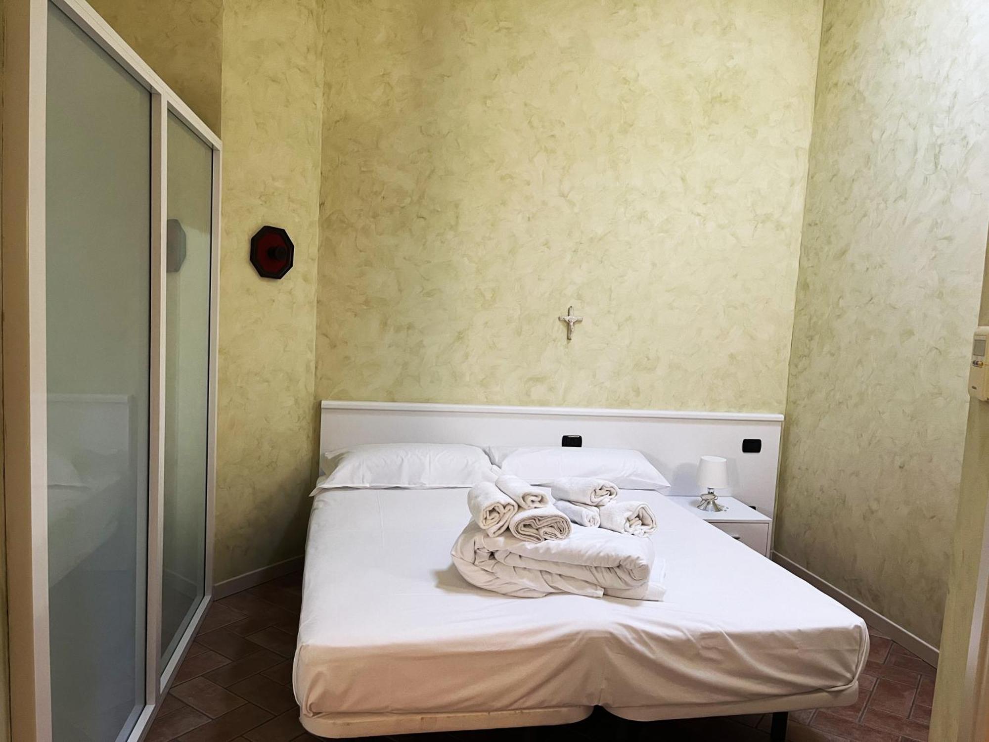 Piamarta Apartments Тосколано Мадерно Стая снимка